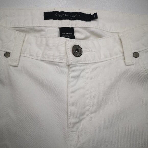 Calvin Klein Jeans Ladies Size 12 White Zipper & Button Closure Capri Pants - Picture 10 of 16